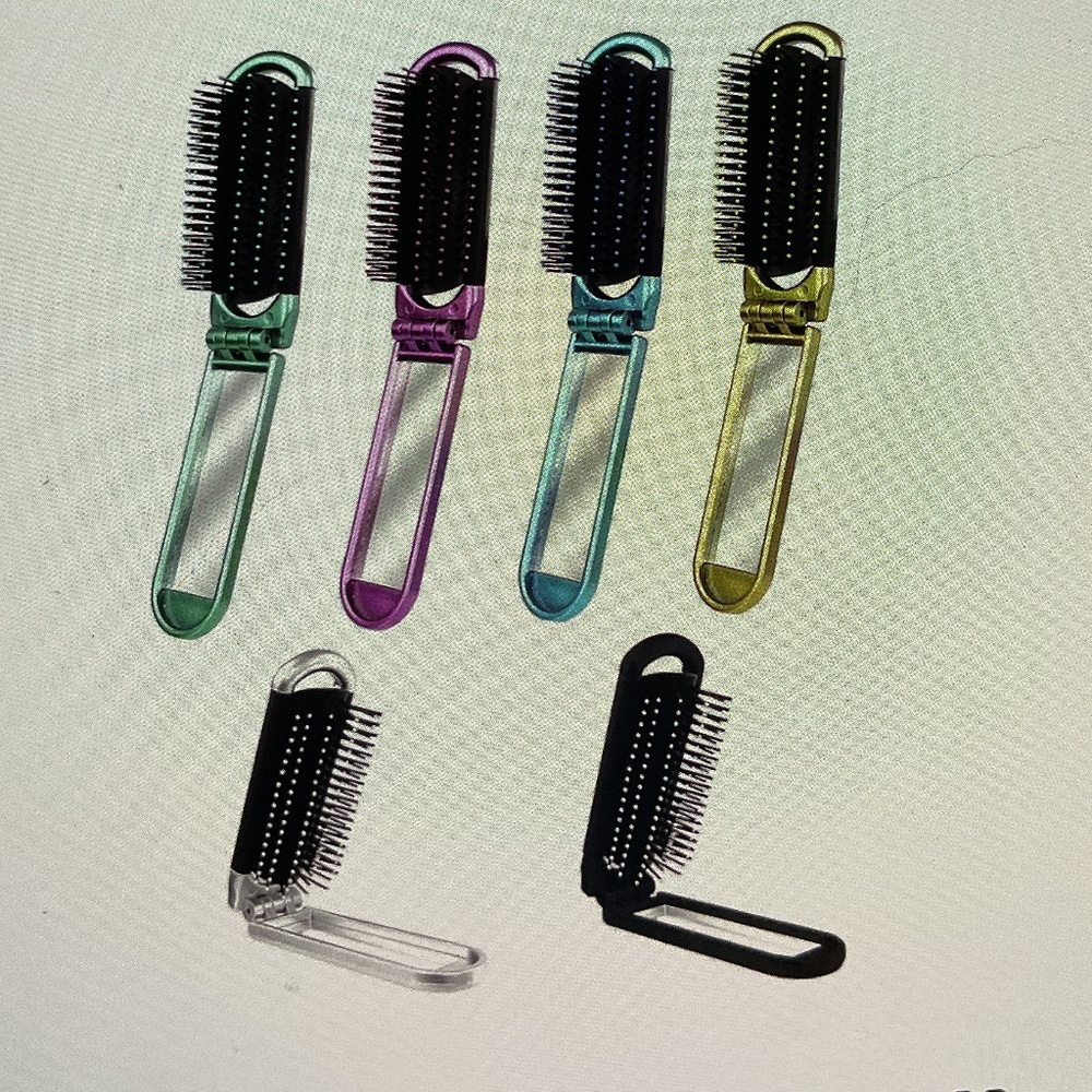 2 Travel Brushes New